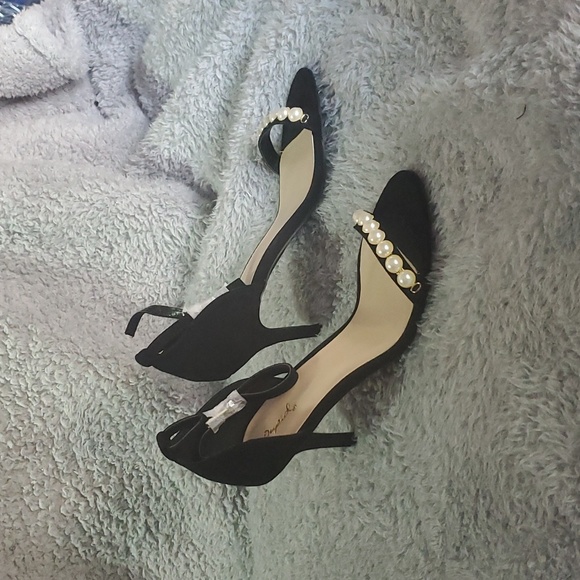 Quipid Open-Toe Peral Accent Heels - Picture 3 of 9